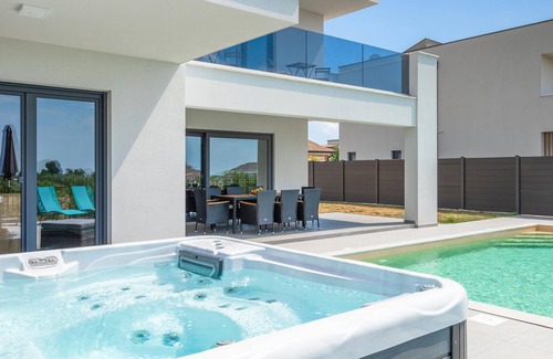 Galizana House | Stunning home in Galizana