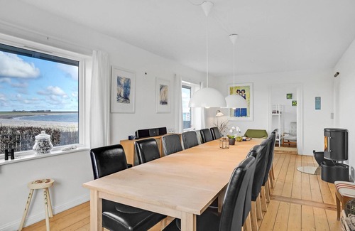 Grenaa House | Stunning home in Grenaa with WiFi