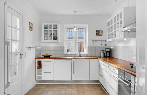 Grenaa House | Stunning home in Grenaa with WiFi