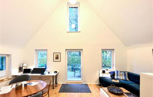Morschen House | Stunning Home In Morschen With Kitchen