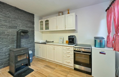Kalnik House | Stunning home in Sopron with WiFi