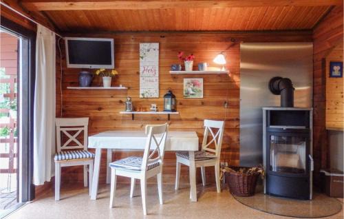Escherode House | Stunning Home In Staufenberg With Wifi