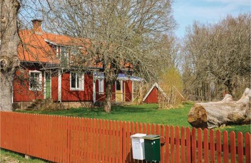 Hultsfred House | Stunning Home In Vena With Wifi