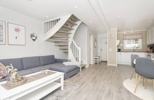 Eidsvag House | Stunning home in Eidsvåg i Romsdal