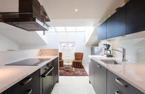 Ullanlinna Apartment | Stunning Huvilakatu Penthouse