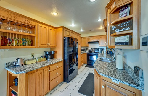 Idyllwild Cabin | Stunning Idyllwild Home w/Private Hot Tub & Decks
