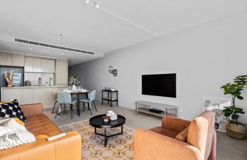 Belconnen Apartment | Stunning Lake-View in Belconnen