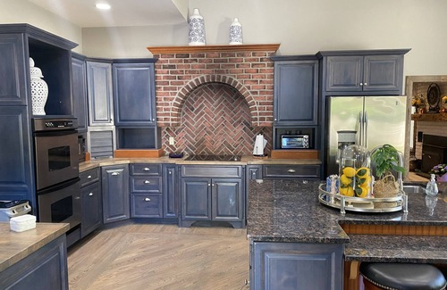 Mount Vernon House | Stunning Lakefront Home - Original 1800’s Cabin - Relax by The Water