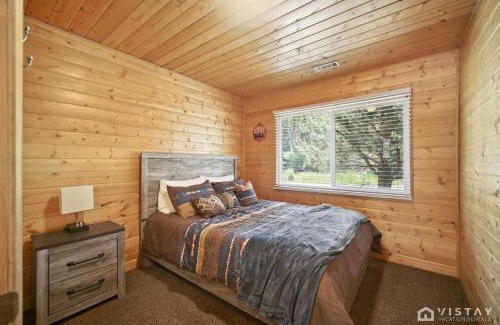 Mammoth Creek House | Stunning Log Cabin Close to Panguitch Lake