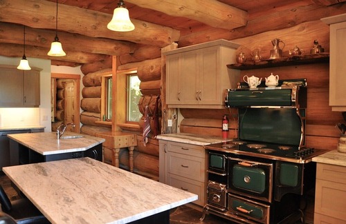 Trent Lakes House | Stunning Log Home on a Private Lake