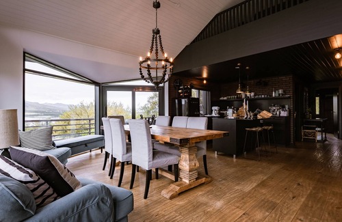 Skorradalshreppur Villa | Stunning luxury Cabin by the lake Skorradalsvatn in West Iceland.