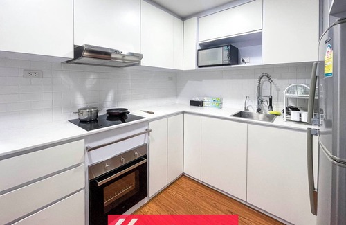 Chang Phueak Apartment | Stunning Mountain View Duplex w Full Kitchen - Walk to Nimman