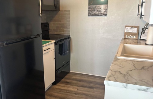 Manitowoc Apartment | Stunning marina & Lake Michigan views, walking distance to downtown!