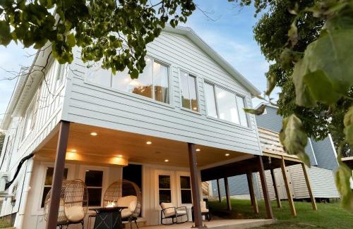 Norwood House | Stunning Modern Lakehouse with Private Boat Dock in Norwood, North Carolina