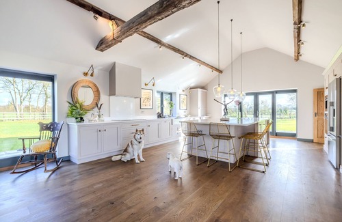 North Cadbury House | Stunning new build barn set in beautiful countryside!