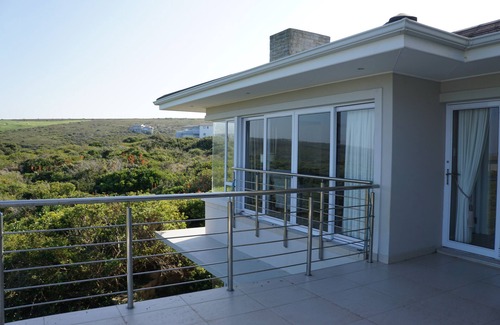 Pinnacle Point Villa | Stunning Ocean Views with the Peace of the Fynbos!