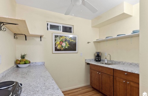 Opihihale House | Stunning ocean views guest house in Kona Paradise, quiet & safe neighborhood.