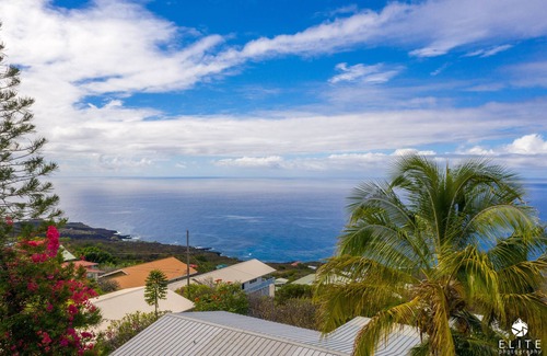 Opihihale House | Stunning ocean views guest house in Kona Paradise, quiet & safe neighborhood.