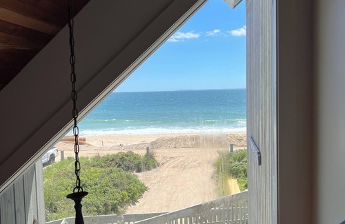 Kenyon House | Stunning oceanfront location at end of cul-de-sac perfect for families