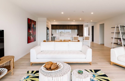 Tahunanui Apartment | Stunning penthouse apartment in the Oceanview Apartments complex in Tahunanui
