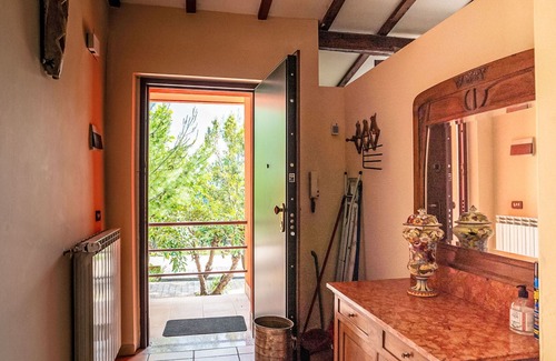 Citta Sant'Angelo House | Stunning private villa with WIFI, pool, TV, patio, pets allowed and parking, close to Pescara