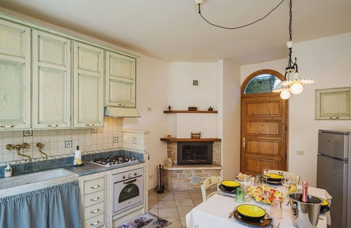 Stazzema House | Stunning private villa for 4 people with WIFI, TV, terrace, pets allowed and parking