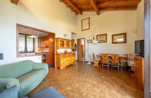 Brezzo di Bedero House | Stunning private villa for 6 guests with WIFI, TV, terrace, pets allowed and parking