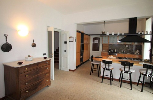 Castronno Villa | Stunning private villa for 10 guests with WIFI, A/C, TV, terrace and parking