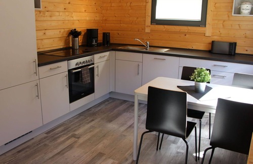 Alpenrod House | Stunning private villa for 4 people with TV, terrace and parking