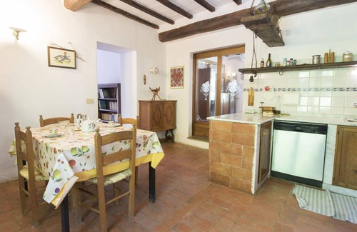 Montoro Villa | Stunning private villa for 10 guests with pool, A/C, WIFI, TV, panoramic view and parking