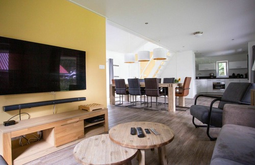 Municipality of Rhenen House | Stunning private villa for 8 people with WIFI, pool, TV, terrace and parking