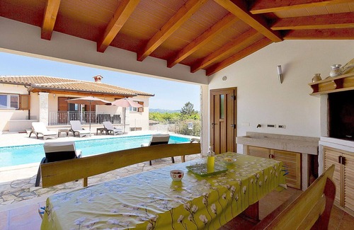 Salakovci Villa | Stunning private villa with WIFI, A/C, private pool, TV, terrace, pets allowed and parking