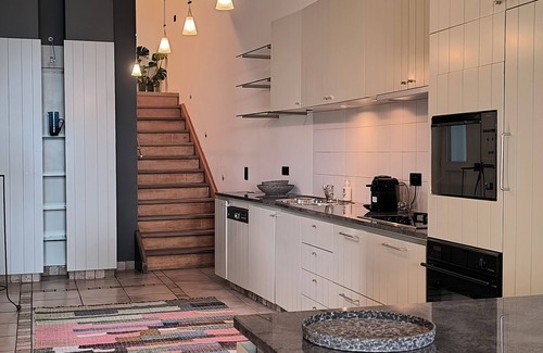Linkeroever Apartment | Stunning Riverview apartment