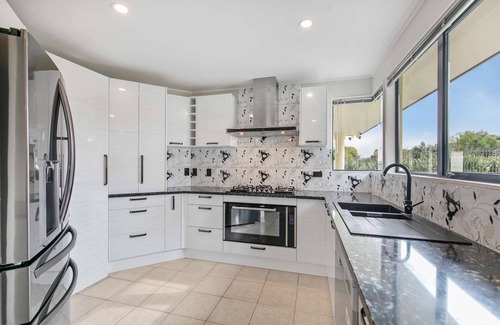 Manurewa House | Stunning Sea View Home Very near to AKL Airport