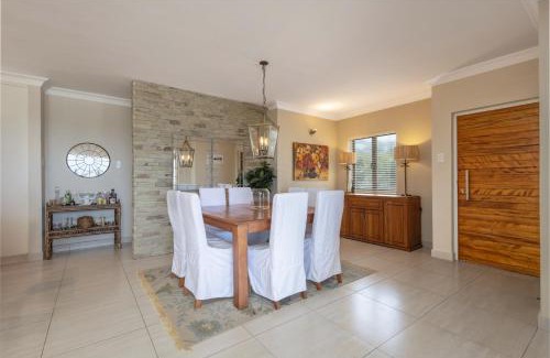 Shaka's Rock Apartment | Stunning Sea Views - Beachfront Ballito sleeps 6