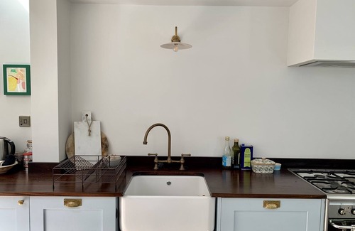 Kensal Green House | Stunning spacious house with garden