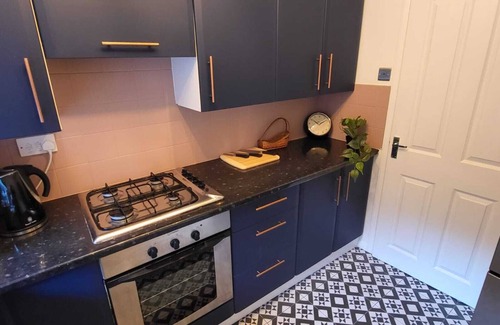 Woodcote House | Stunning, Spacious & Lovely 2 bedroom House