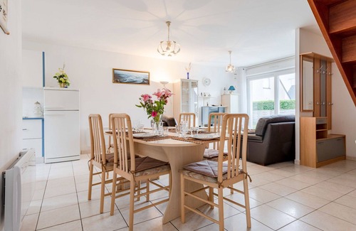 Hauteville-sur-Mer House | Stunning villa for 4 people with WIFI, TV, terrace, pets allowed and parking