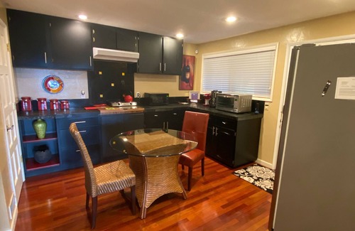 Central Oregon House | Stunning Views, 2 BR 1 BA Convenient to UO and Autzen