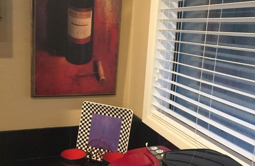 Central Oregon House | Stunning Views, 2 BR 1 BA Convenient to UO and Autzen