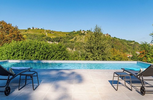 Canelli House | Stunning views and private pool