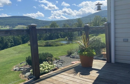 Durham House | Stunning Views, Beautiful Year Round! And just a short drive to the slopes.
