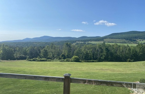 Durham House | Stunning Views, Beautiful Year Round! And just a short drive to the slopes.
