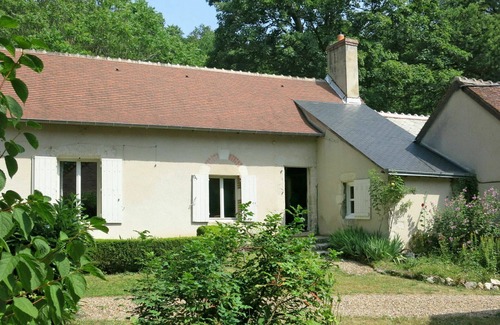 Onzain House | Stunning villa for 4 guests with WIFI, terrace and parking