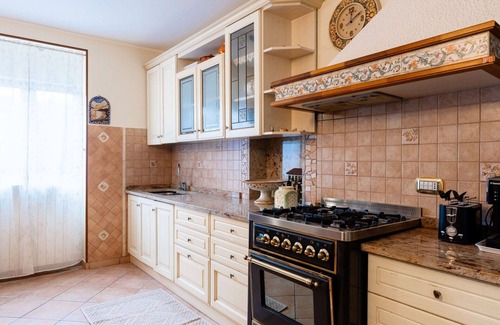 Taggia House | Stunning villa for 4 people with WIFI, terrace, pets allowed, panoramic view and parking
