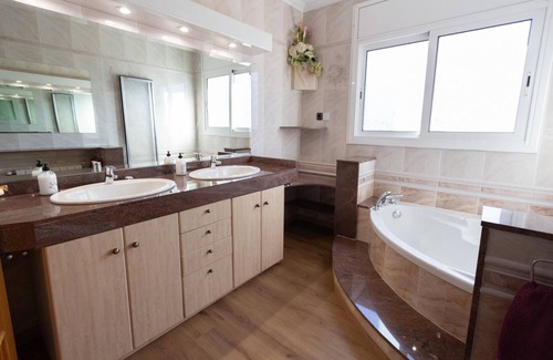 Can Vinyals Villa | Stunning Villa w/private pool 33 km to Barcelona!