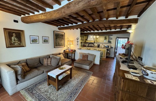 Castelvecchio Villa | Stunning villa with A/C, private pool, WIFI, TV, terrace, panoramic view, parking, close to Lucca