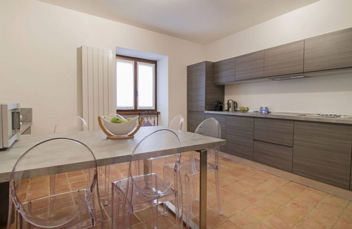 Tresana Villa | Stunning villa with pool, WIFI, A/C, TV, terrace, pets allowed, panoramic view and parking