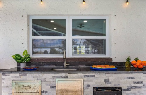 Port Charlotte House | Stunning Waterfront Home - Villa Harbour Hideaway - Roelens