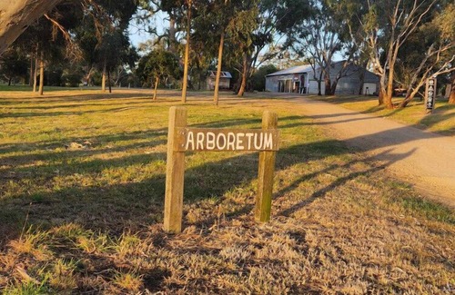 Dunkeld House | Sturgeon Getaway on Henty